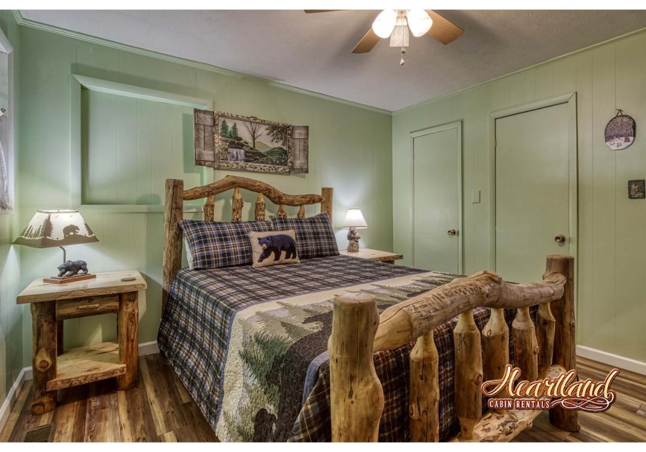Villa Leprechaun Island à Gatlinburg Extérieur photo